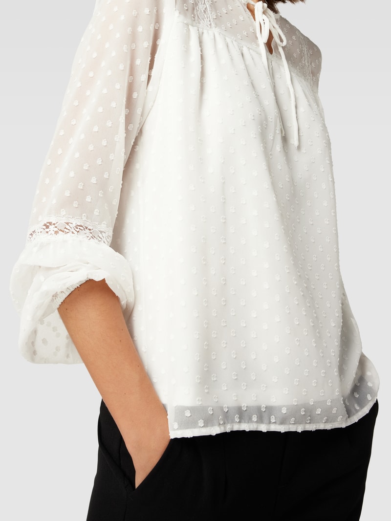 Bluse mit Spitzenbesatz Modell 'Edee' in weiß