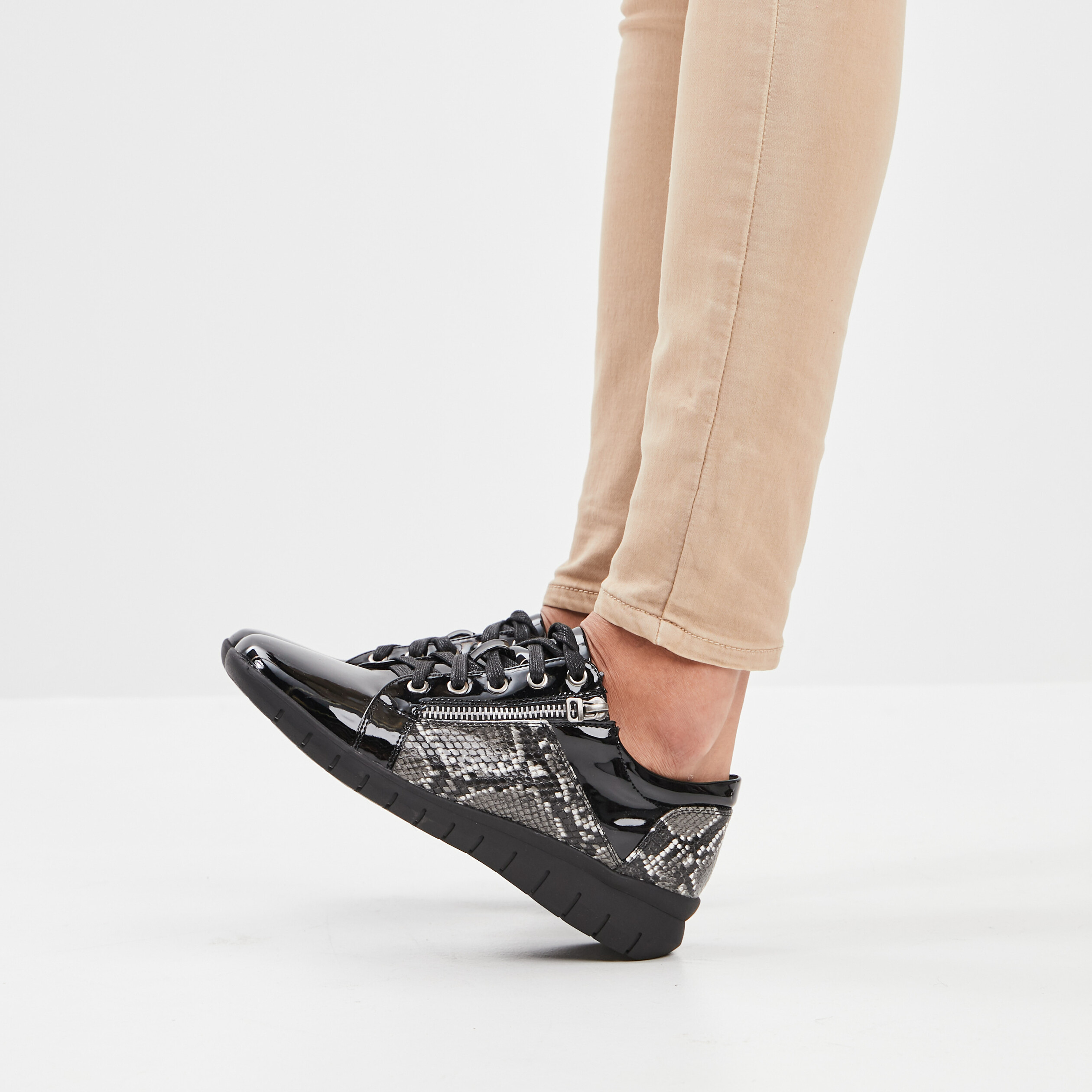 Derbies à lacets pied large noir femme | La Halle