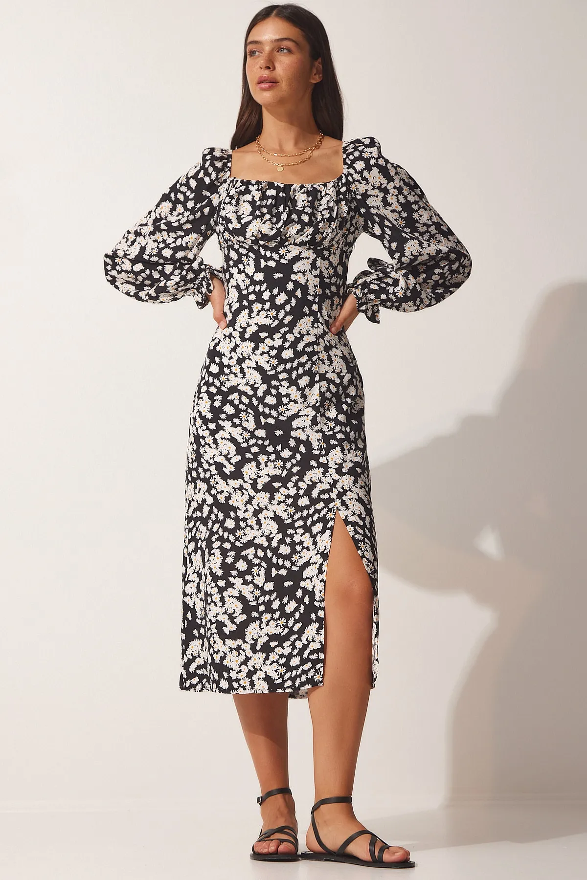 Happiness İstanbul  Schwarzes gemustertes Viskose-Webkleid für Damen FN03073