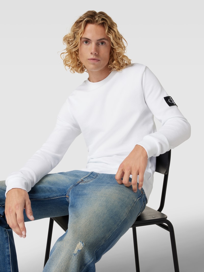 Longsleeve aus Baumwolle mit Strukturmuster Modell 'WAFFLE' in weiss