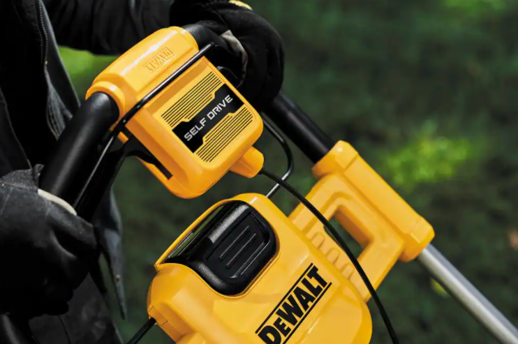 DEWALT 21.5 in. 20-Volt MAX Lithium-Ion Cordless Battery Walk Behind Self Propelled Mower