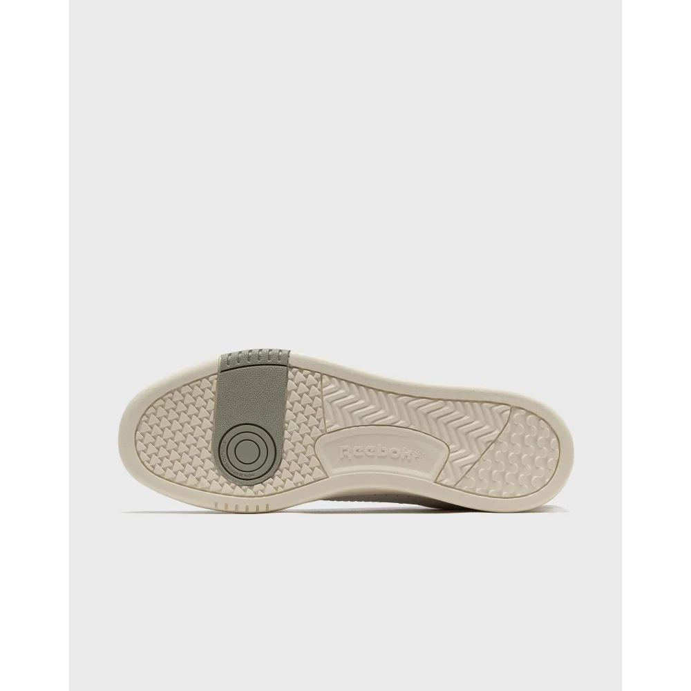 Reebok Court Peak HQ4568 / weiss