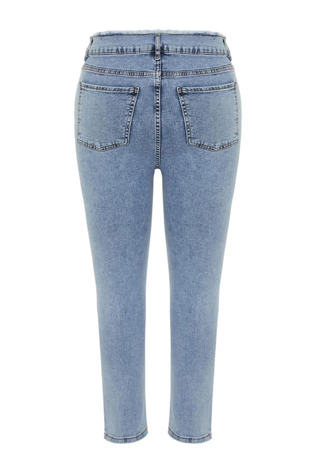 Trendyol Curve  Hellblaue, dehnbare Skinny-Jeans mit Quastendetails TBSSS24CJ00033