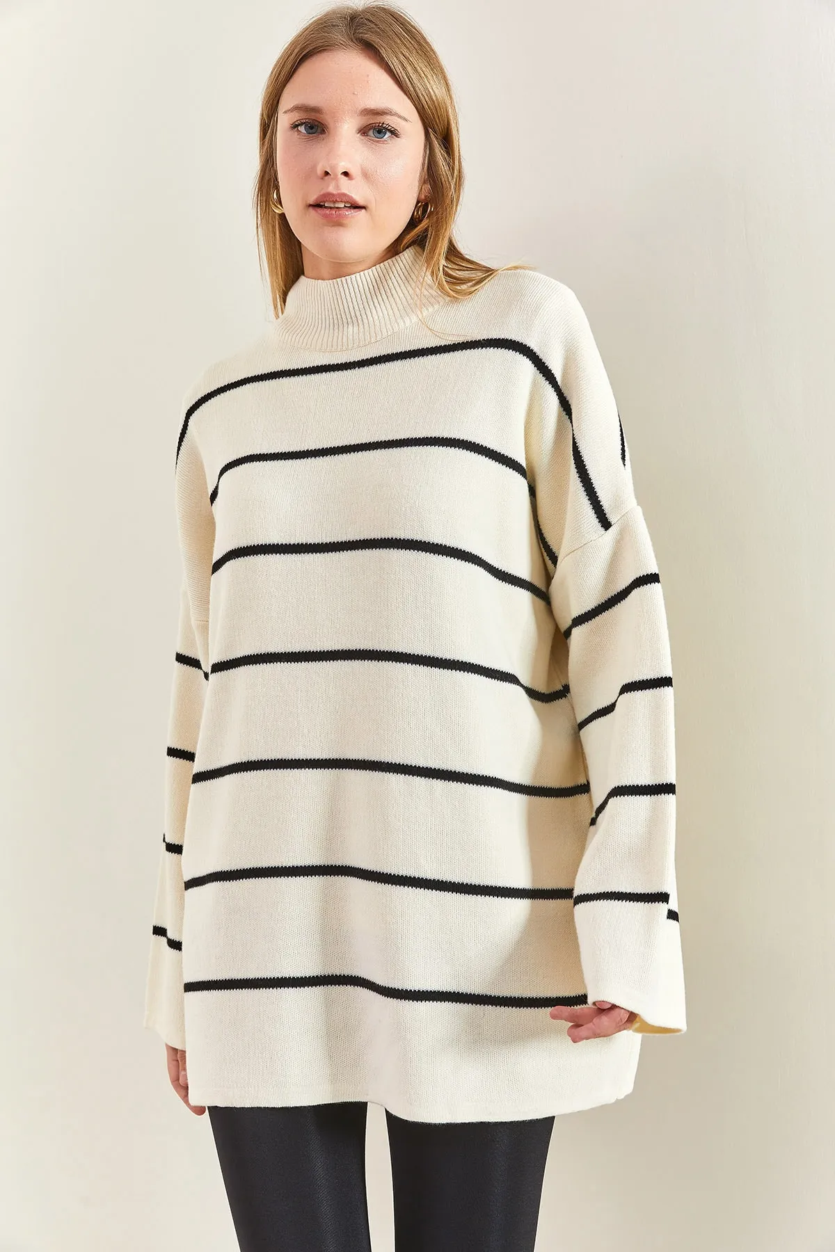 Bianco Lucci  Gestreifter Oversize-Strickpullover für Damen mit Rollkragen