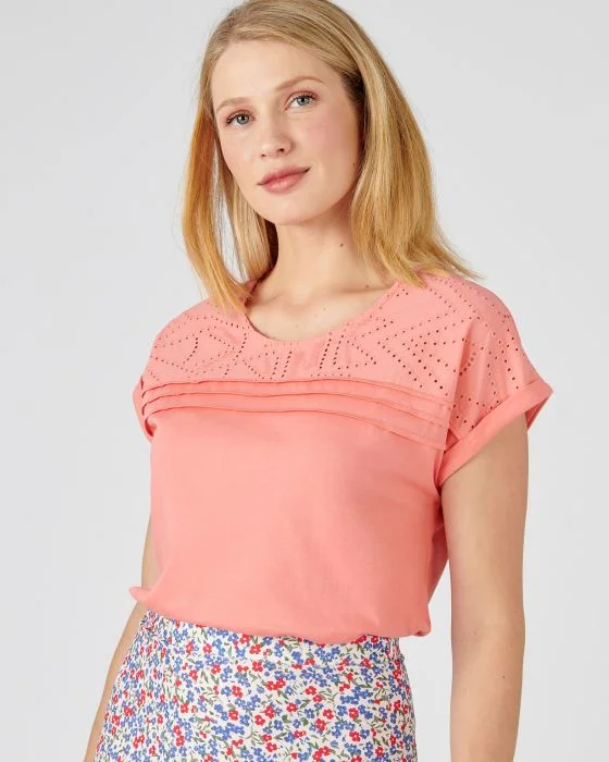 Tee-shirt détails broderie anglaise