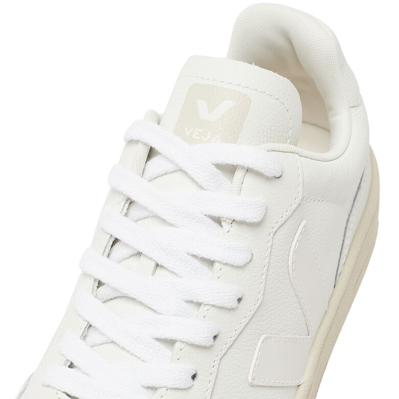 Veja WMNS V-90 Leather extra white