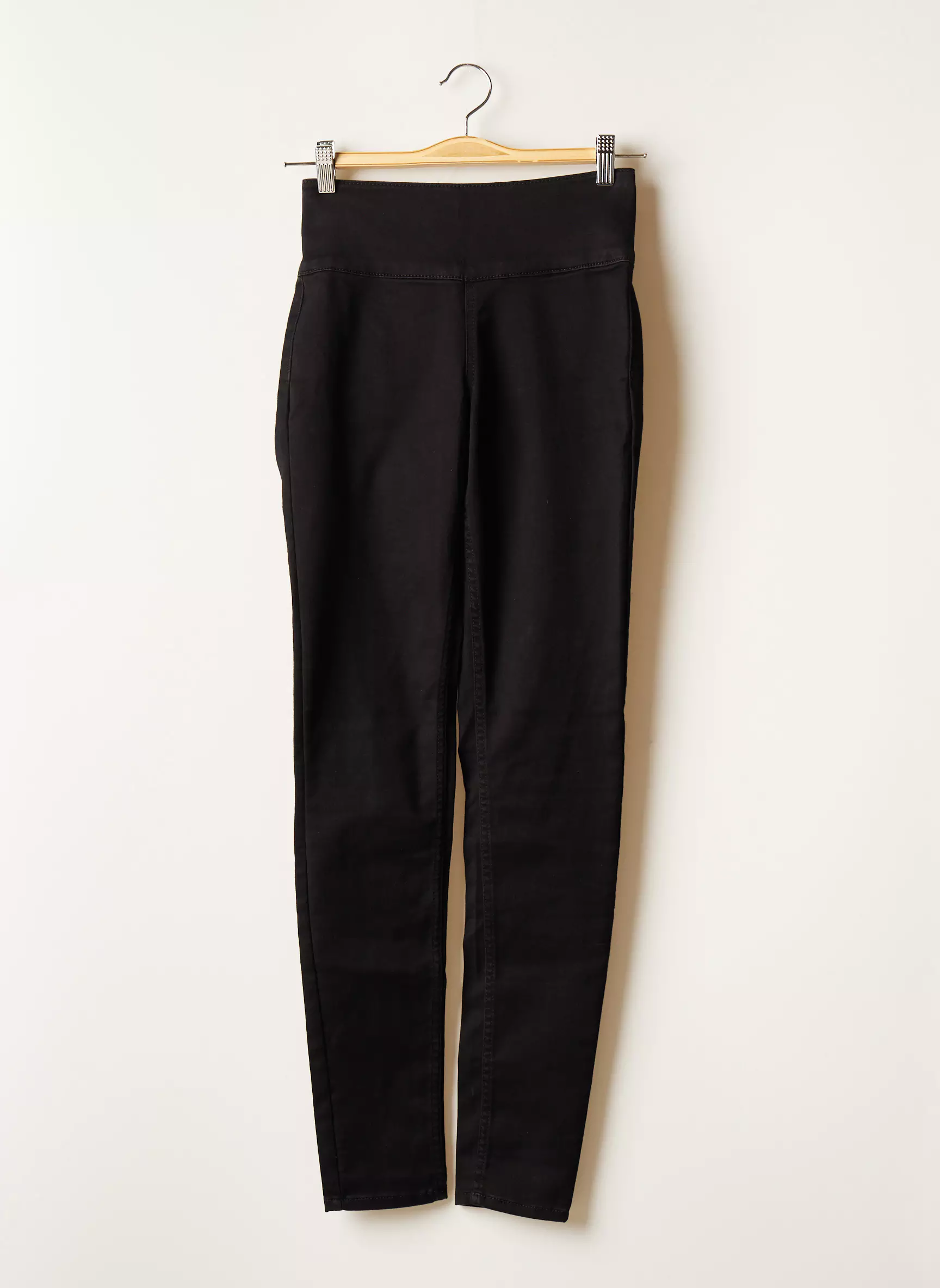 Pieces Pantalons Slim Femme couleur noir
