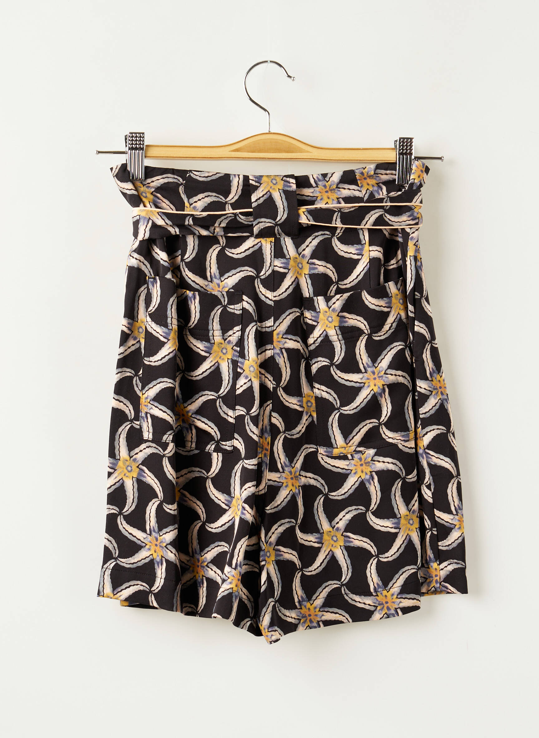 Maison Scotch Shorts 1 Femme couleur noir