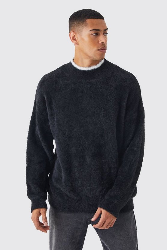 Flauschiger Oversize Pullover mit Trichterkragen