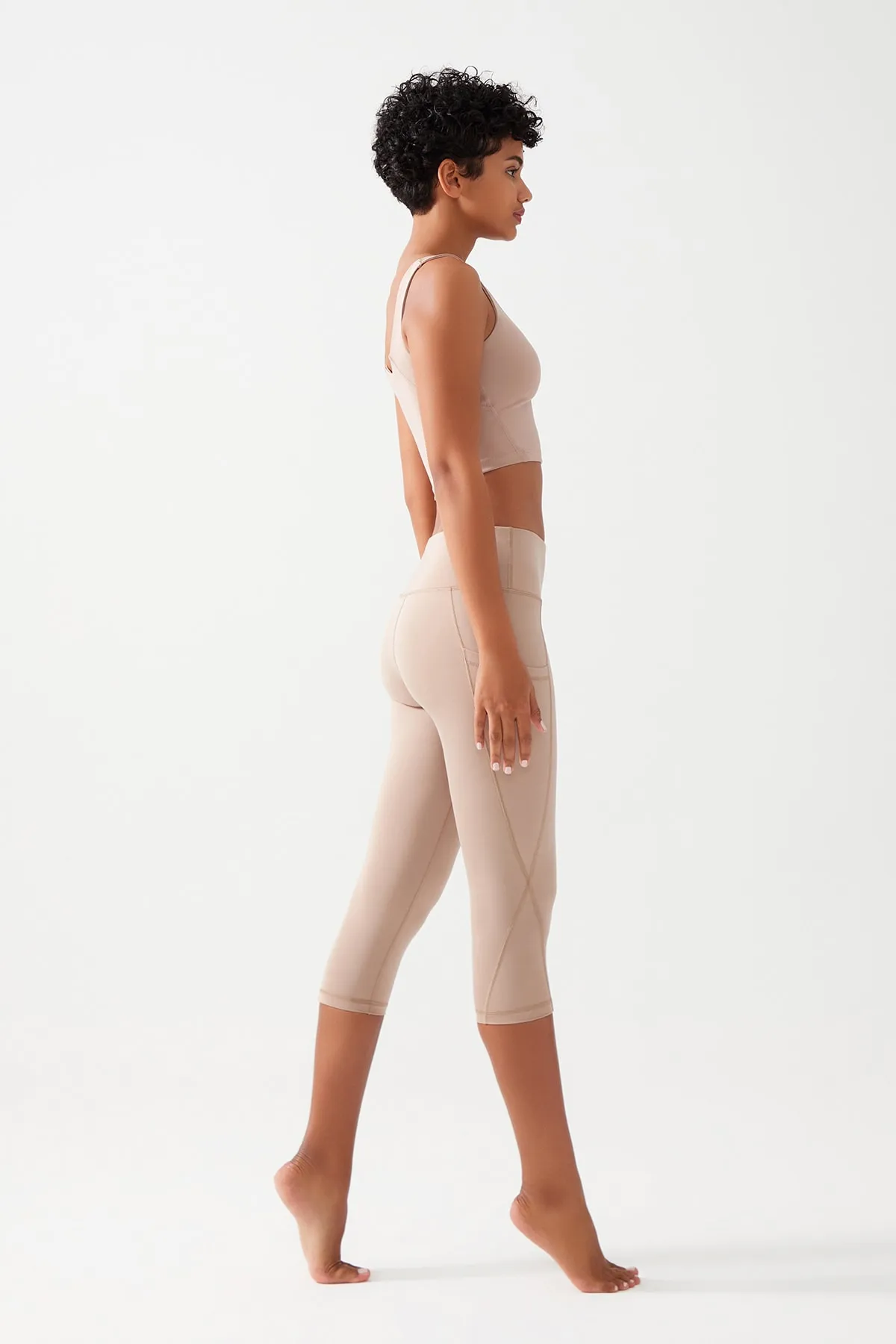 LOS OJOS  Beigefarbene Capri-Leggings mit hoher Taille und glättenden Doppeltaschen unterhalb des Knies für Damen