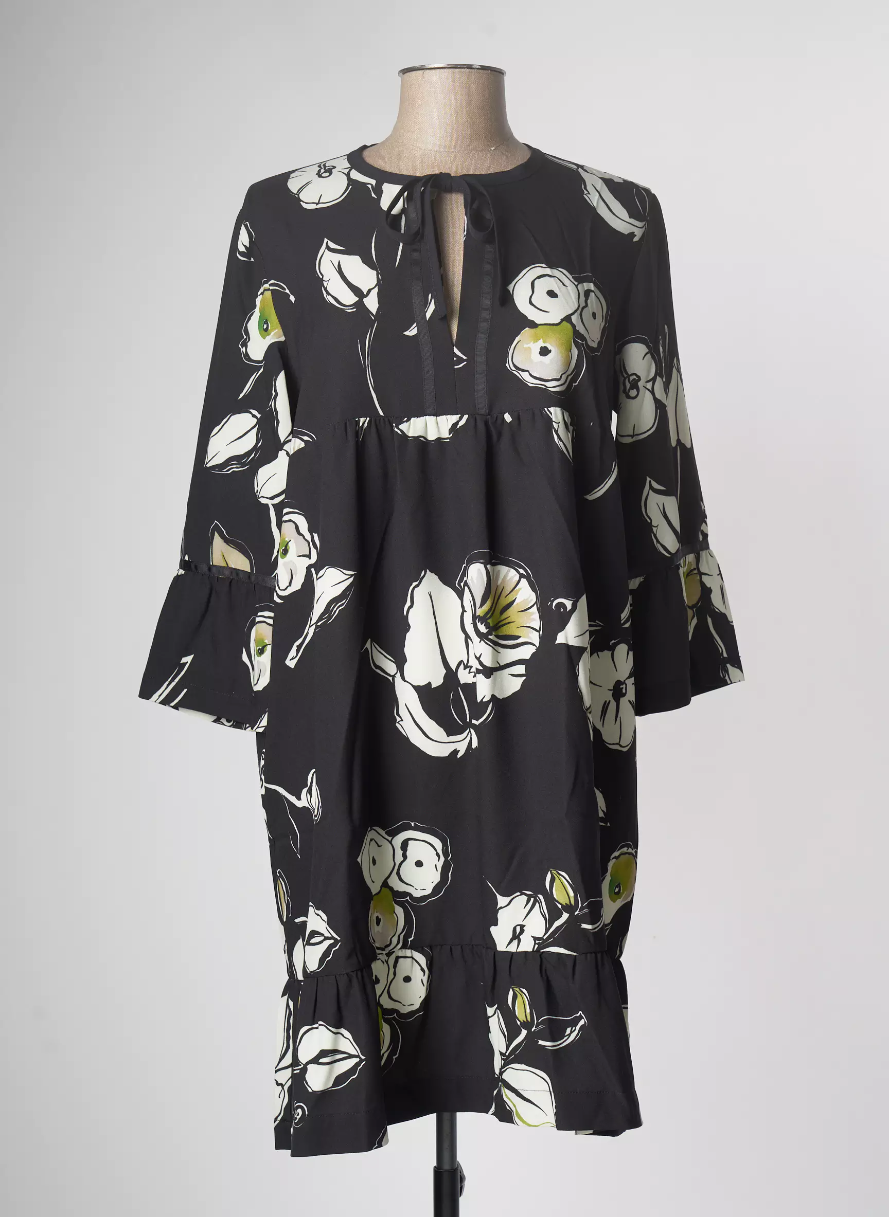 Platine Collection Robes Courtes Femme couleur noir