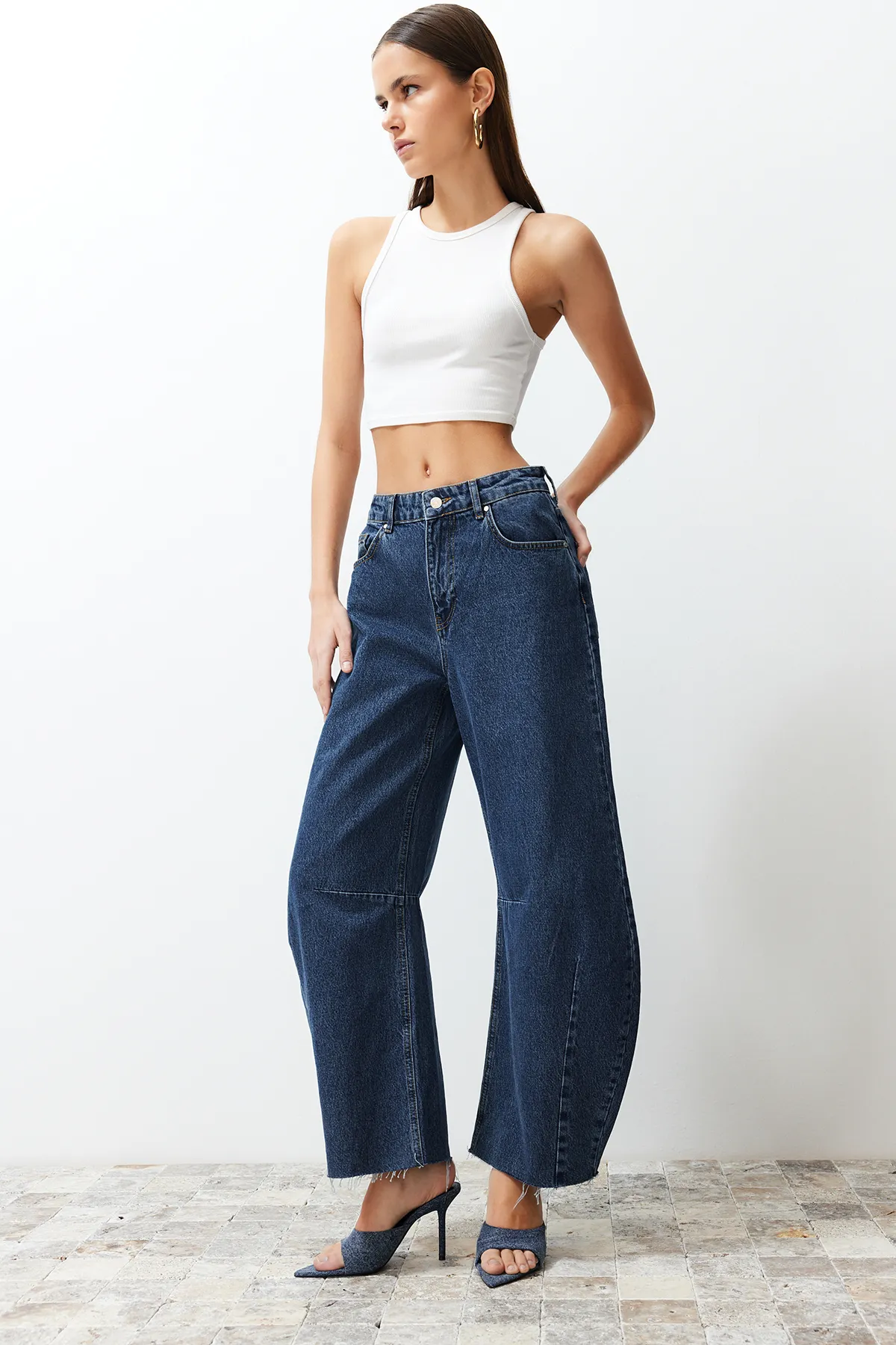 Trendyol Collection  High Waist Balloon Jeans - Dunkelblau, Nahtdetail, Nachhaltiger TWOSS24JE00141