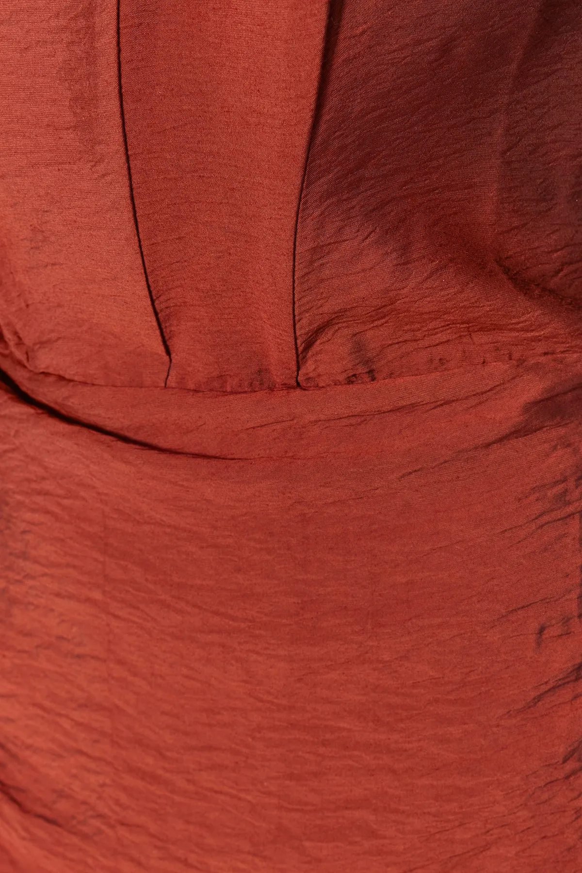 Trendyol Collection  Hellbraunes, figurbetontes, gefüttertes Popeline-Abendkleid TPRSS22EL2025