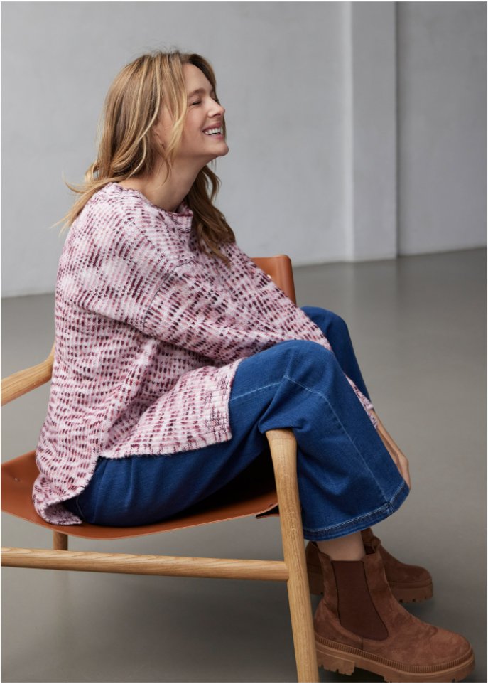 Pullover mit extra langen Seitenschlitzen