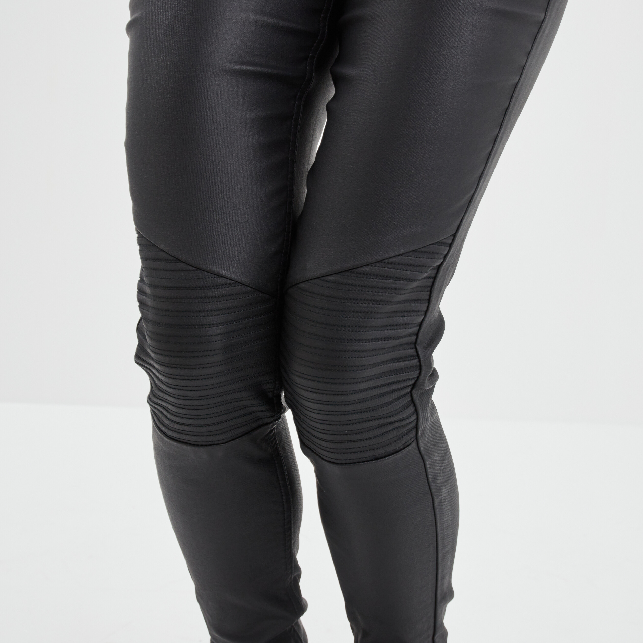 Pantalon biker enduit slim Liberto noir femme | La Halle