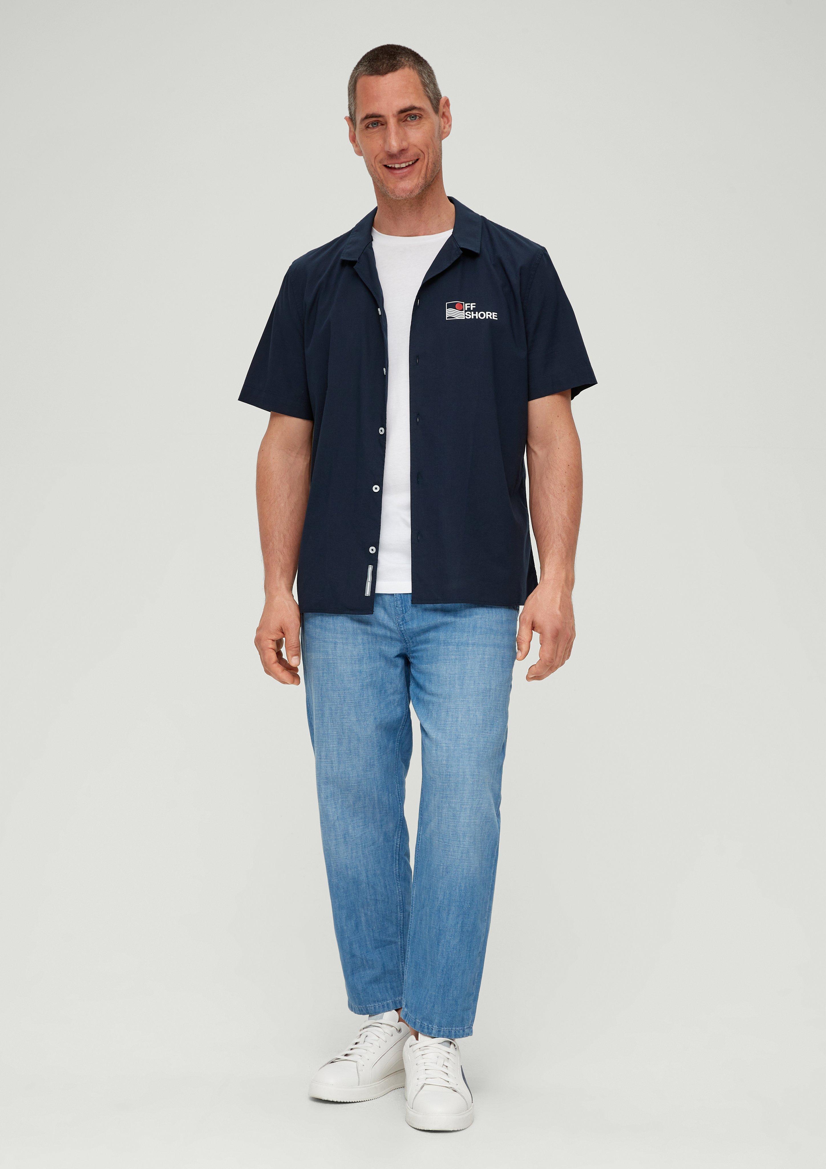 Relaxed: Kurzarmhemd mit Schriftzugprint  2131019-59D1
