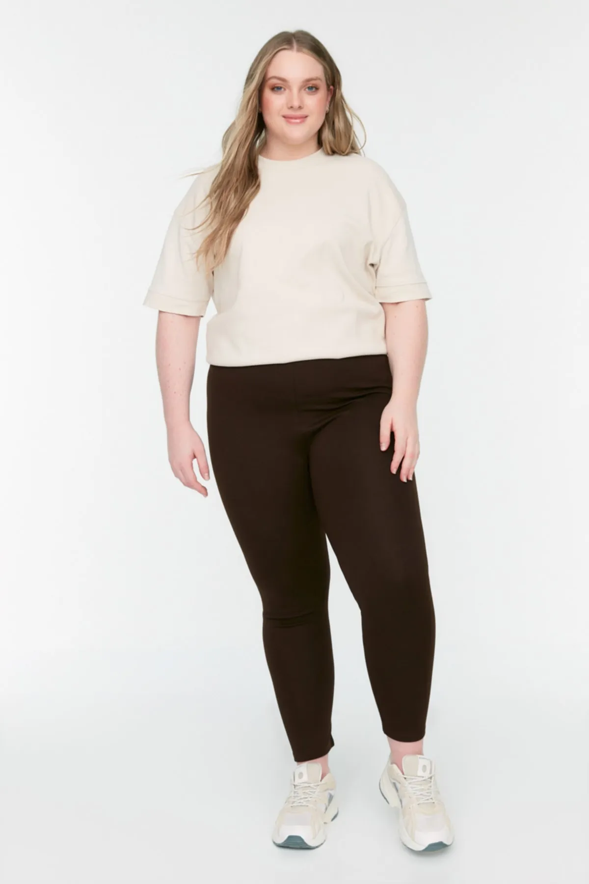 Trendyol Curve  Braune Recovery-Strickstrumpfhose mit hoher Taille TBSSS22TA0022