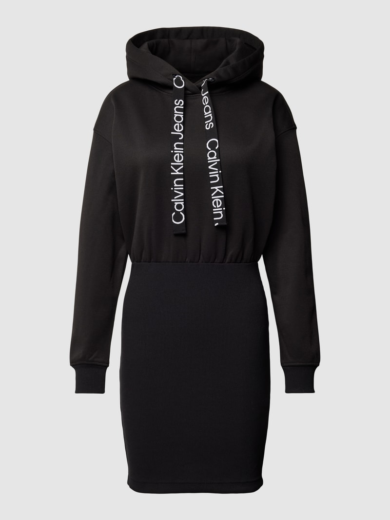 Knielanges Sweatkleid mit Kapuze in schwarz