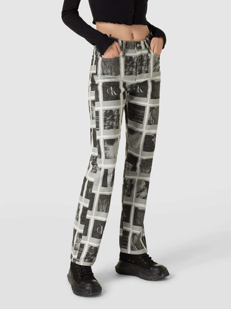 Jeans mit Label-Patch aus Leder in offwhite