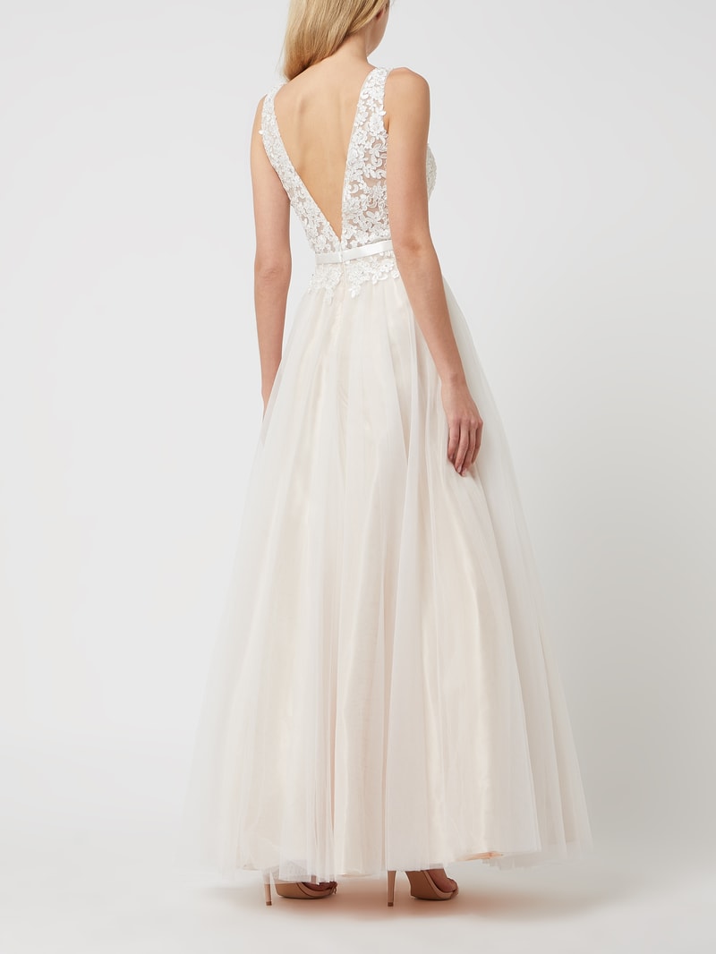 Brautkleid aus Spitze und Tüll in offwhite
