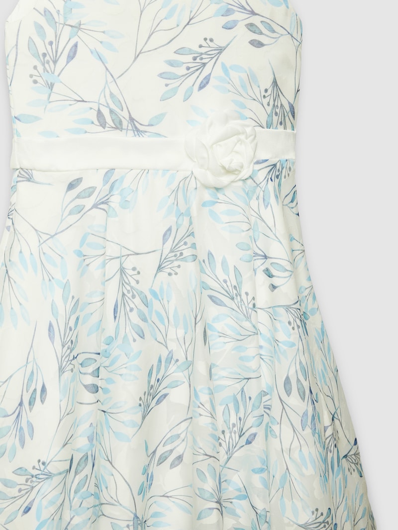 Kleid mit Taillenpasse in weiß