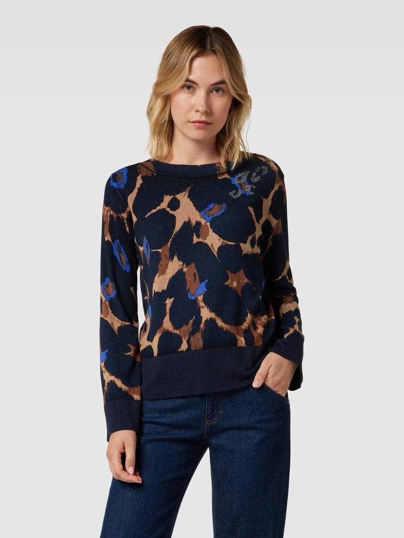 Strickpullover aus Viskose-Mix mit Allover-Muster und Applikation in royalblau