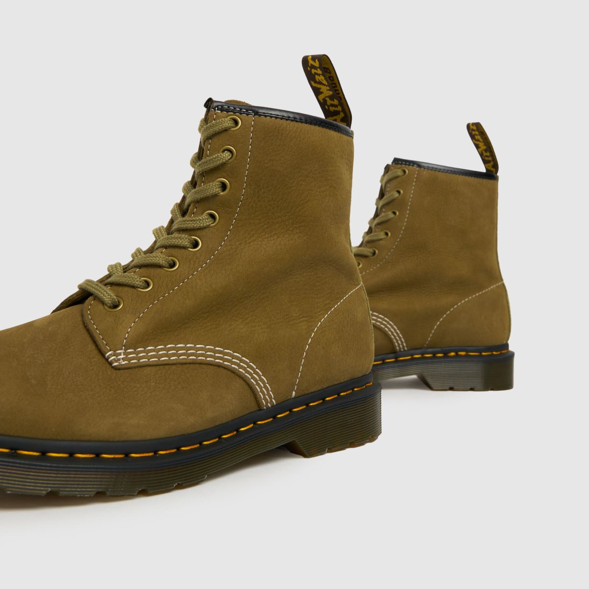 Dr. Martens 1460-as csizma khaki színben
