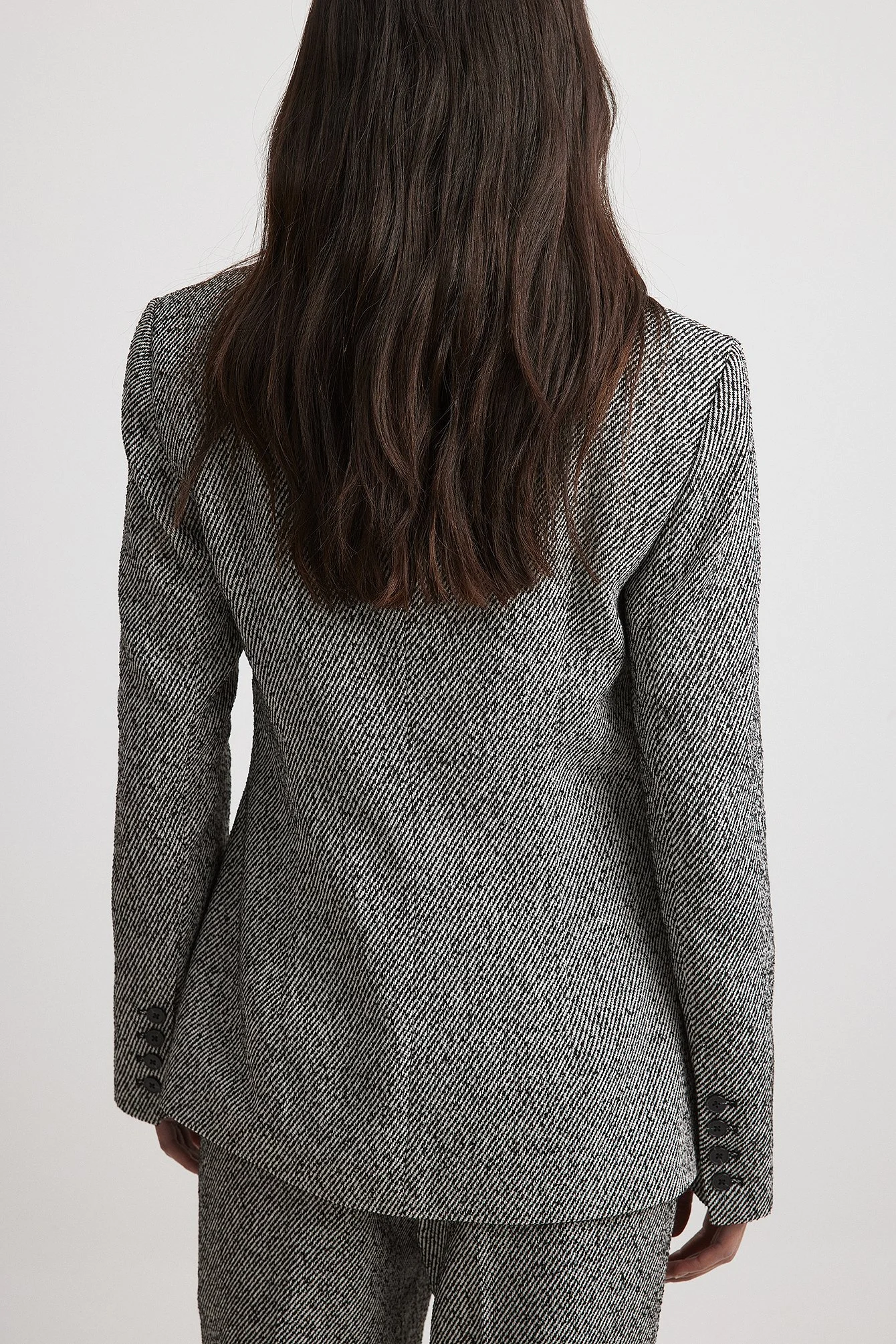 Maßgeschneiderter Tweed-Blazer mit Schulterpolstern