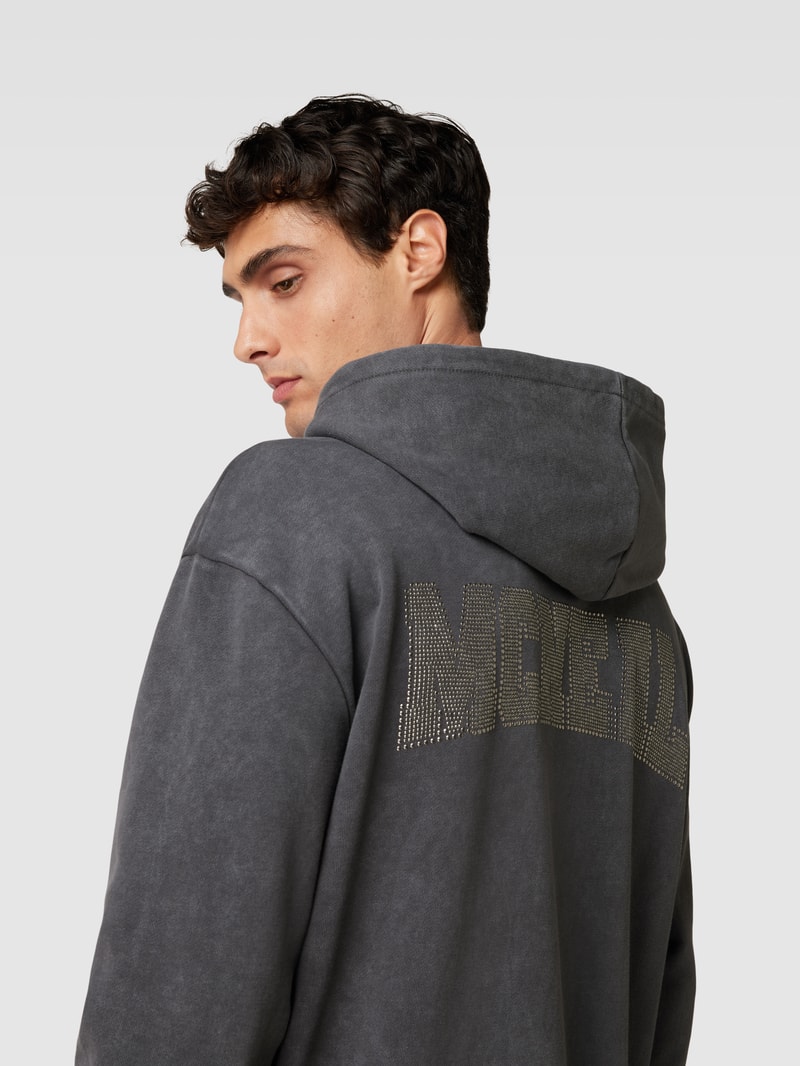 Sweatjacke mit Label-Detail in dunkelgrau