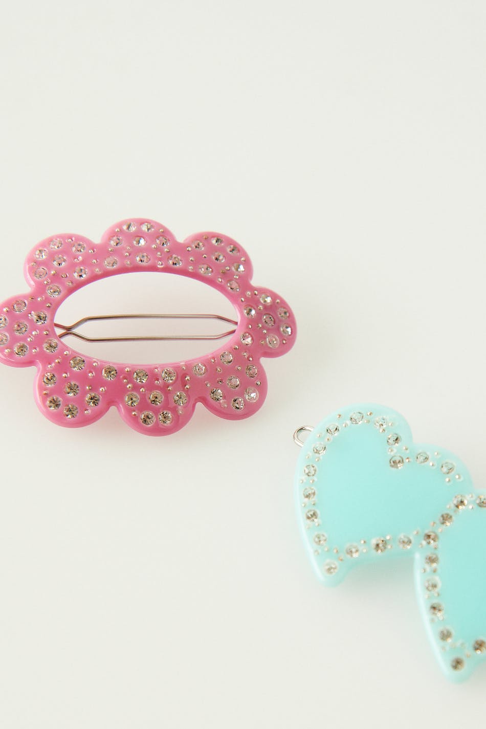 Isa hair pins