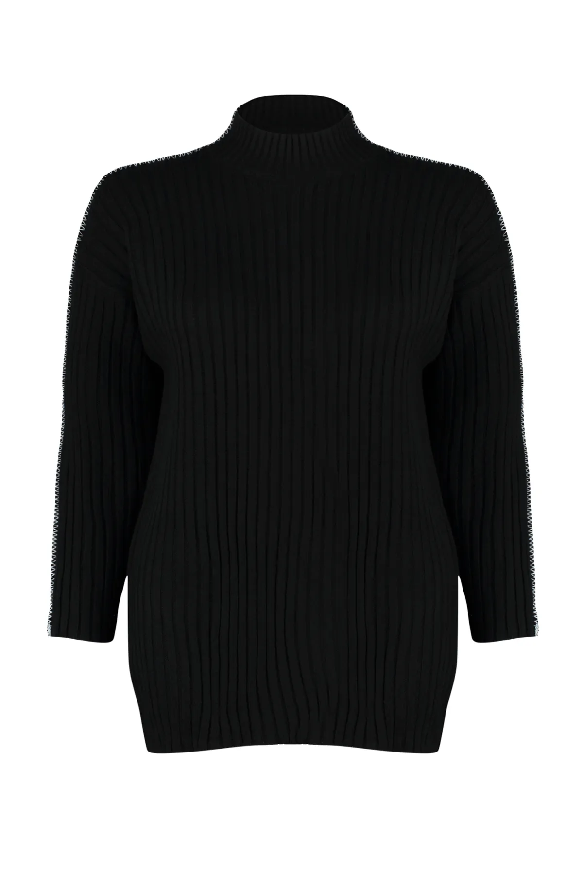Trendyol Curve  Schwarzer Strickpullover mit Nähten und detaillierten Details TBBAW24AN00096