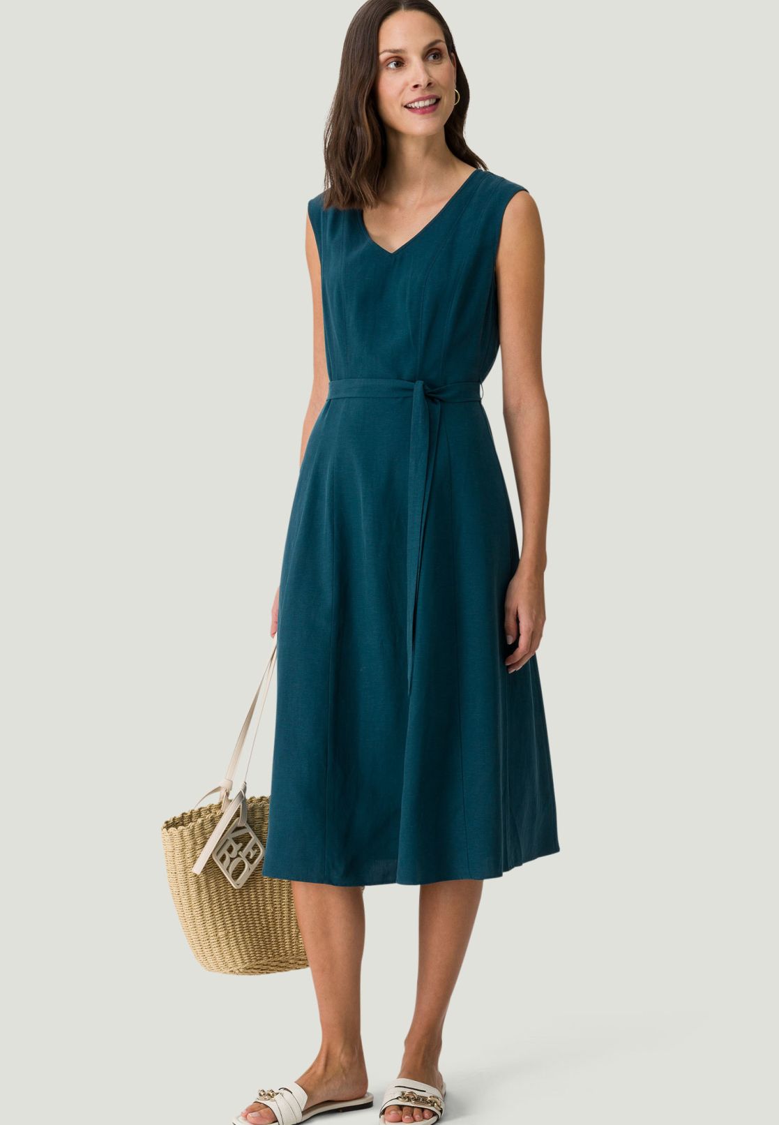 Midikleid mit Bindegürtel