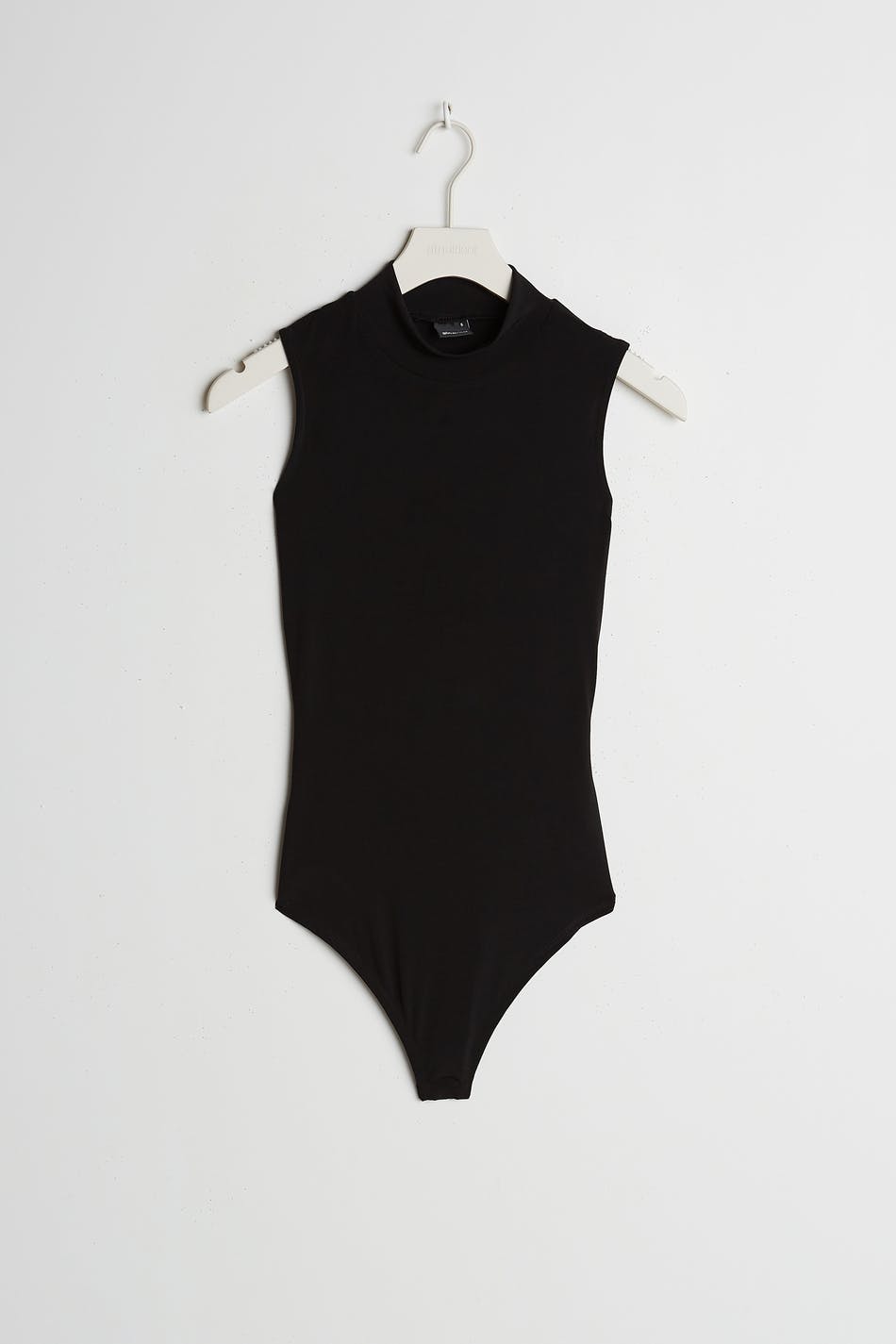 Donna open back body