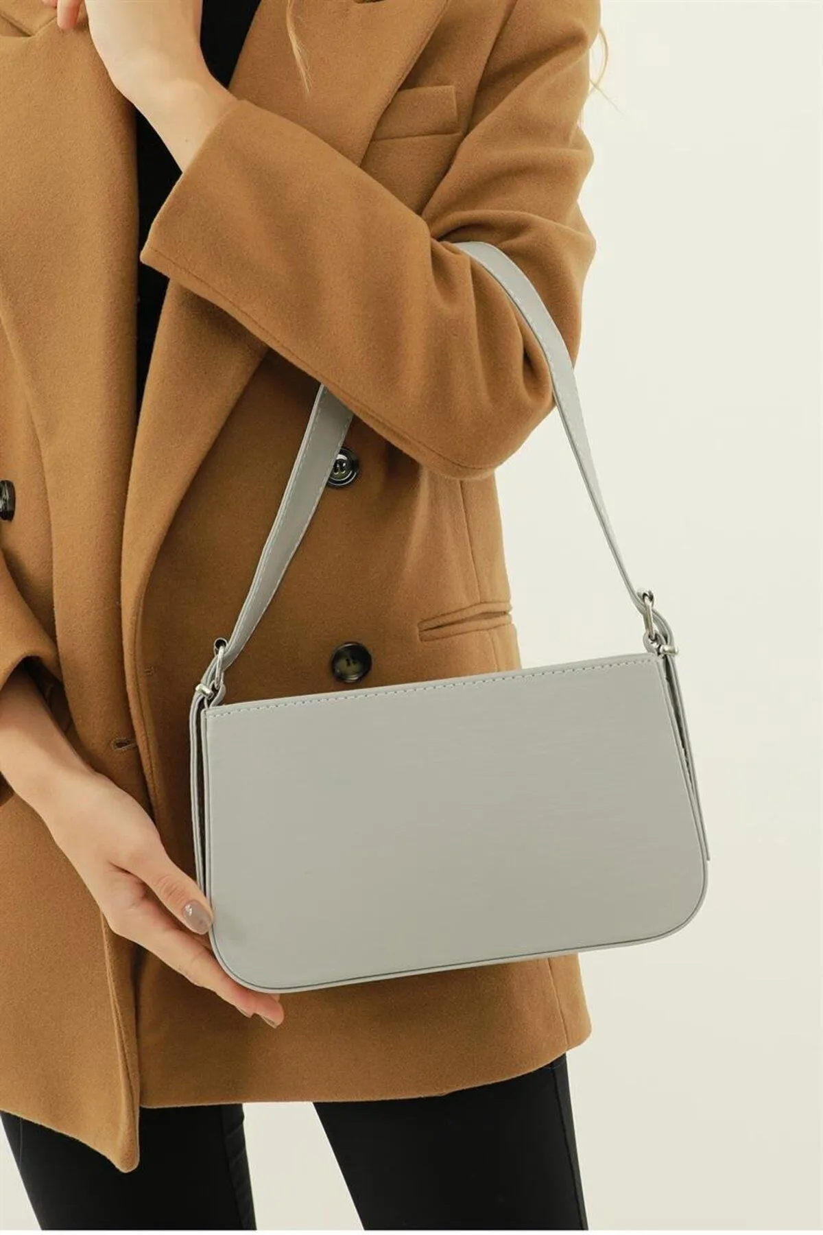 Madamra  Graue Damen-Baguettetasche mit Gürtelriemen