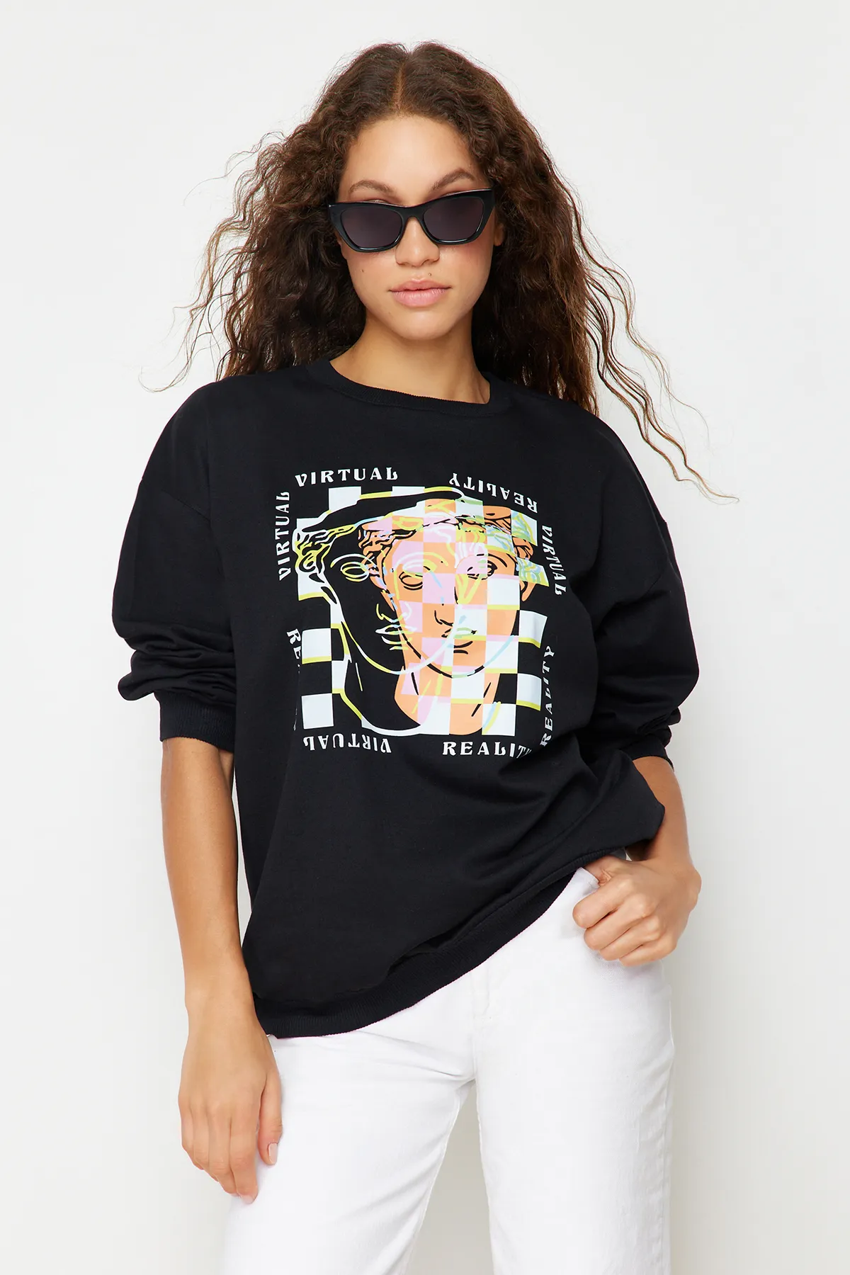 Trendyol Collection  Schwarzes bedrucktes Oversize-Sweatshirt aus Strick