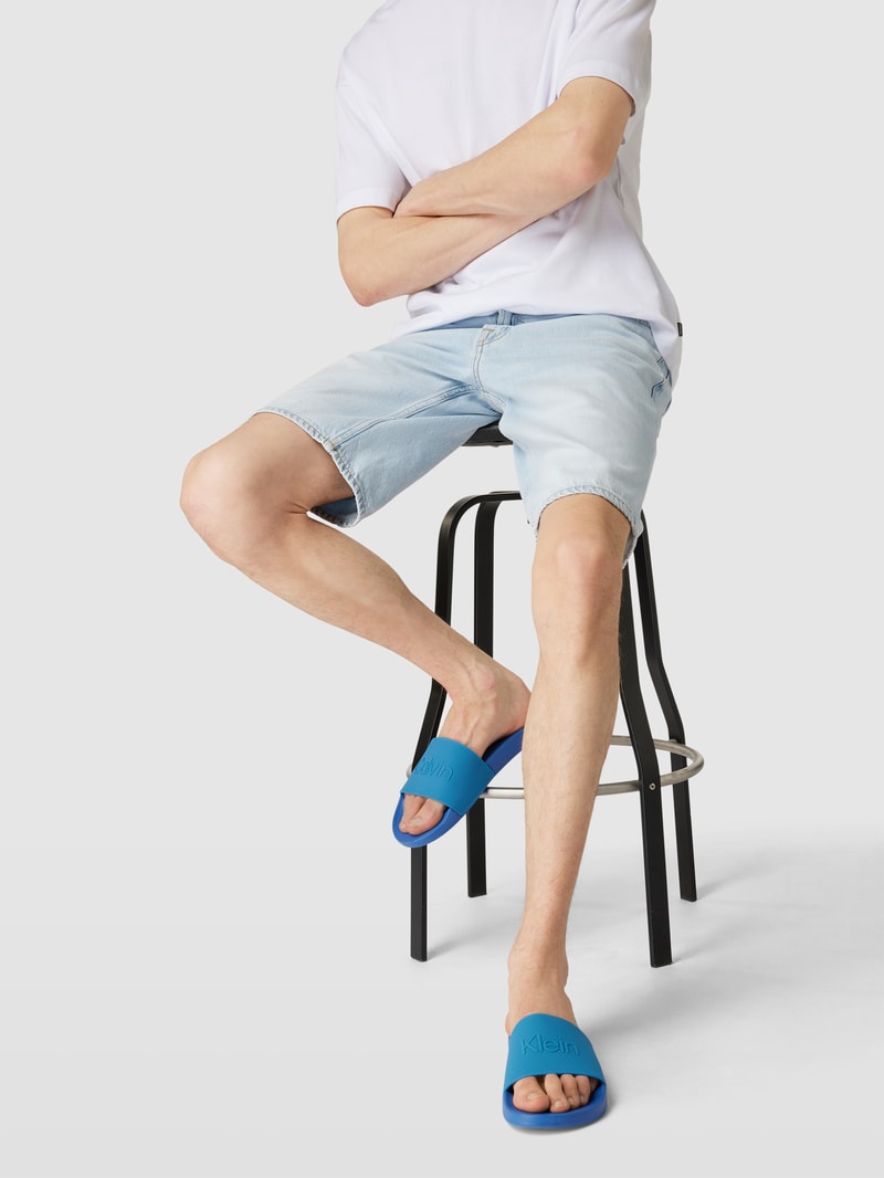 Slides mit Label-Detail Modell 'POOL SLIDE RUBBER' in blau