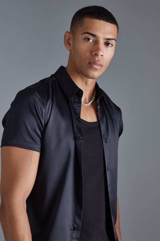 Kurzärmliges Muscle-Fit Hemd aus Satin