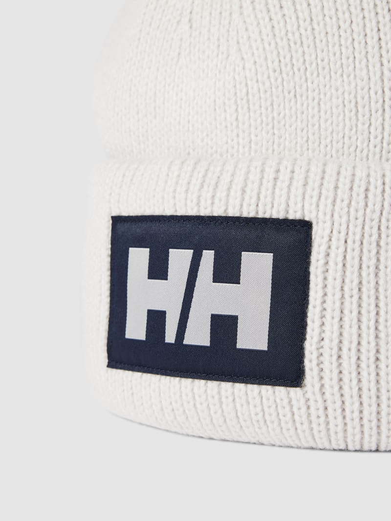 Beanie mit Label-Patch in weiß