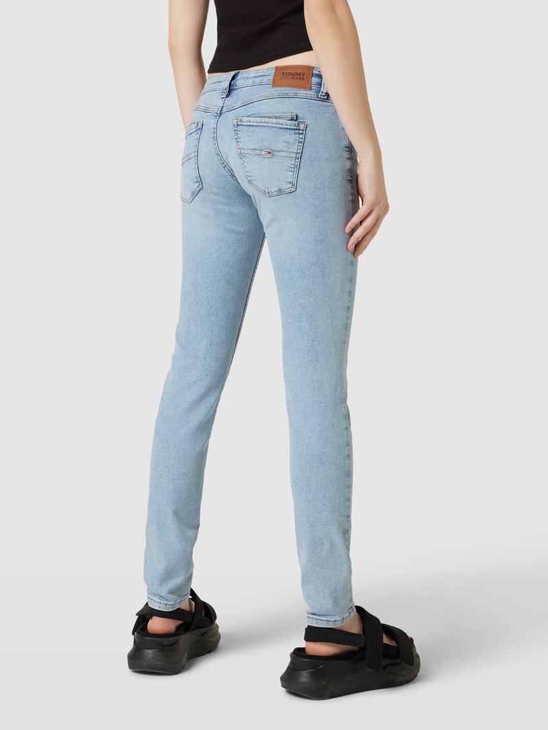Skinny Fit Jeans mit Label-Patch Modell 'SCARLETT' in hellblau