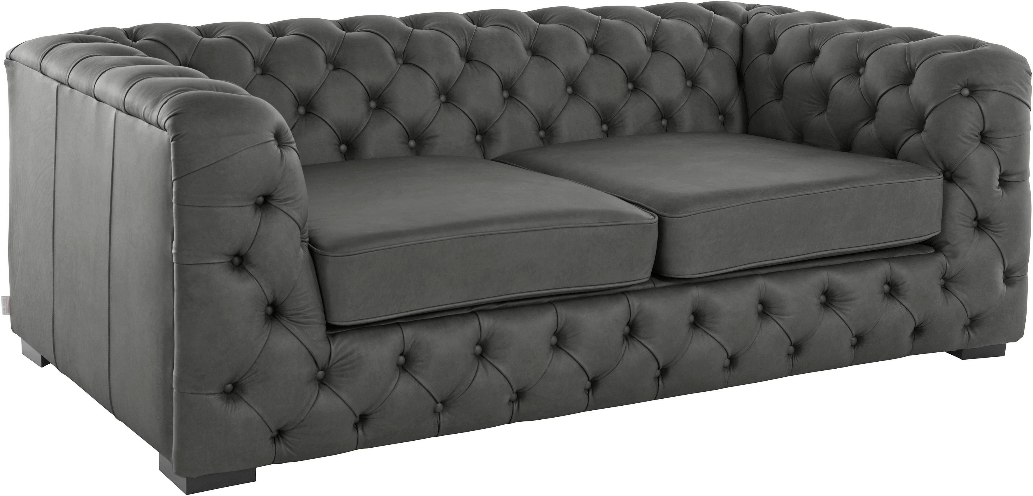 Guido Maria Kretschmer Home&Living Chesterfield-Sofa Kalina, mit klassischer Chesterfield-Knopfheftung