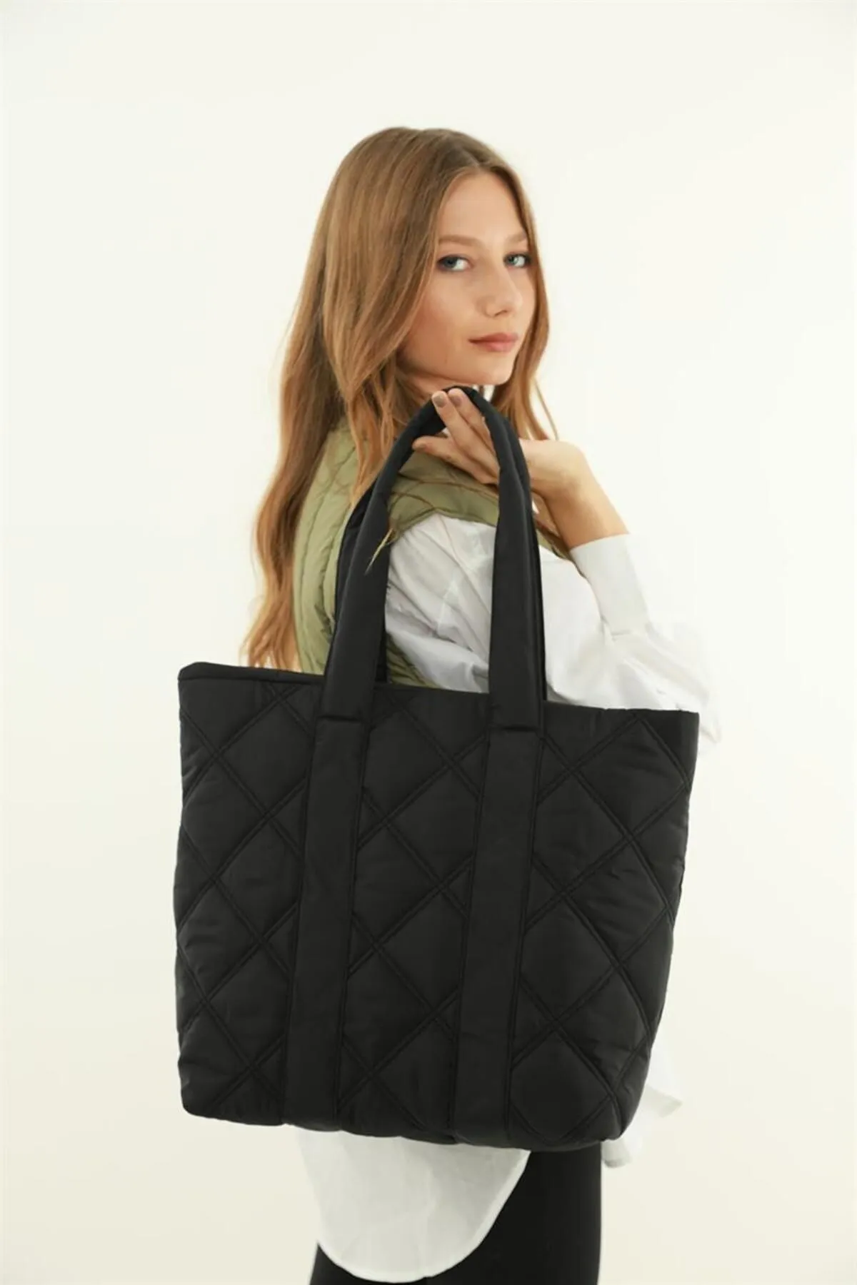 Madamra  Schwarze Pufftasche für Damen mit Steppmuster