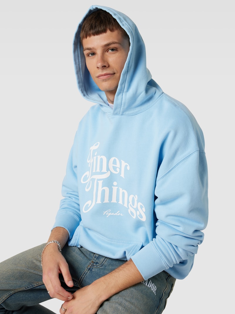 Oversized Hoodie mit Statement-Print Modell 'Kirk' in hellblau