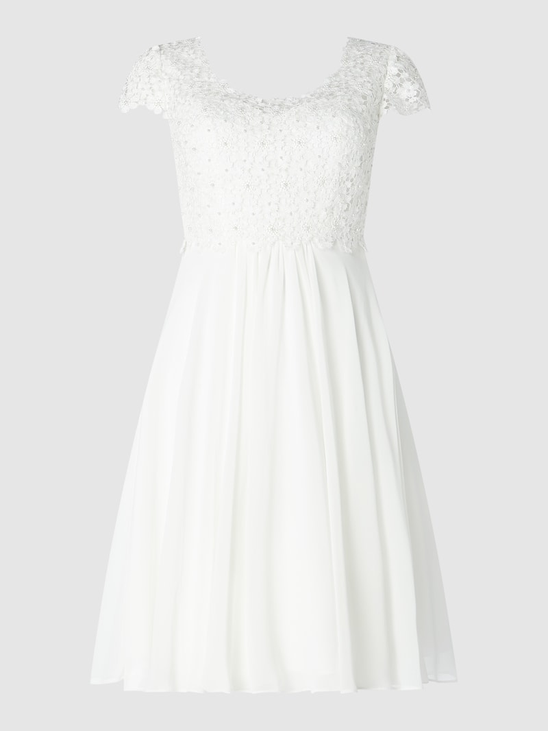 Brautkleid aus Häkelspitze und Chiffon in offwhite