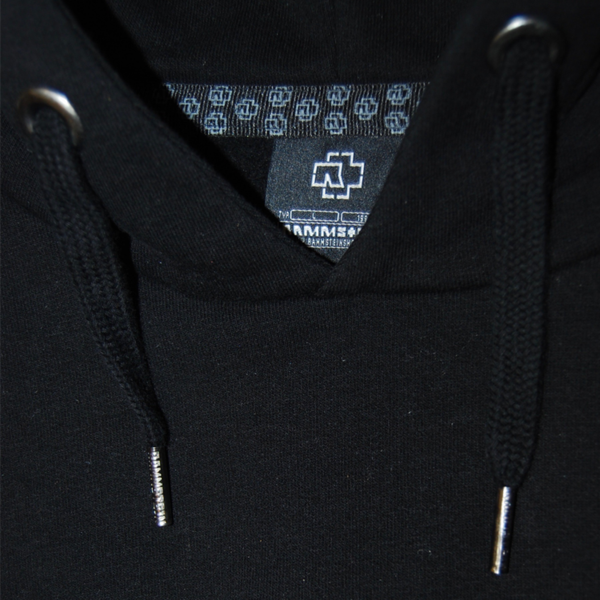 Kapuzenpullover ”Weißes Kreuz”