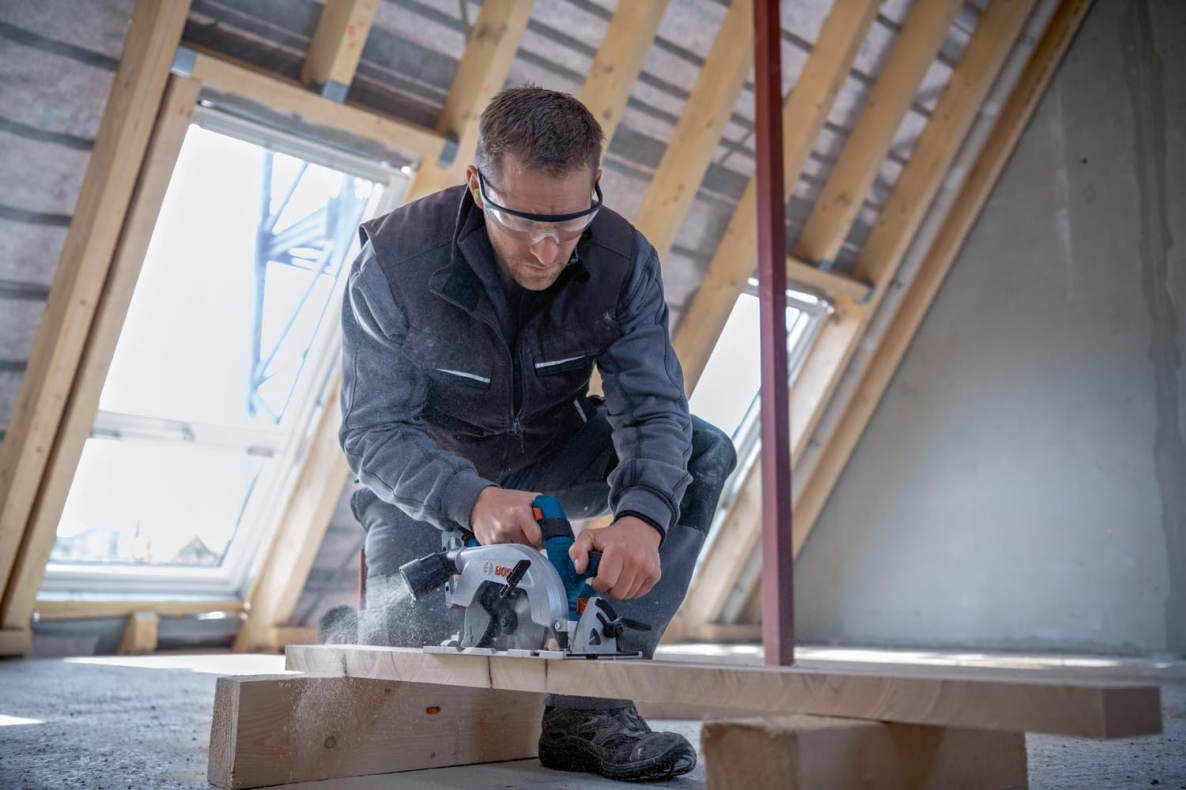 Bosch Blue 06016C1100 GKS18V-57-2 L Kreissäge 18 Volt (ohne Akku und Ladegerät)