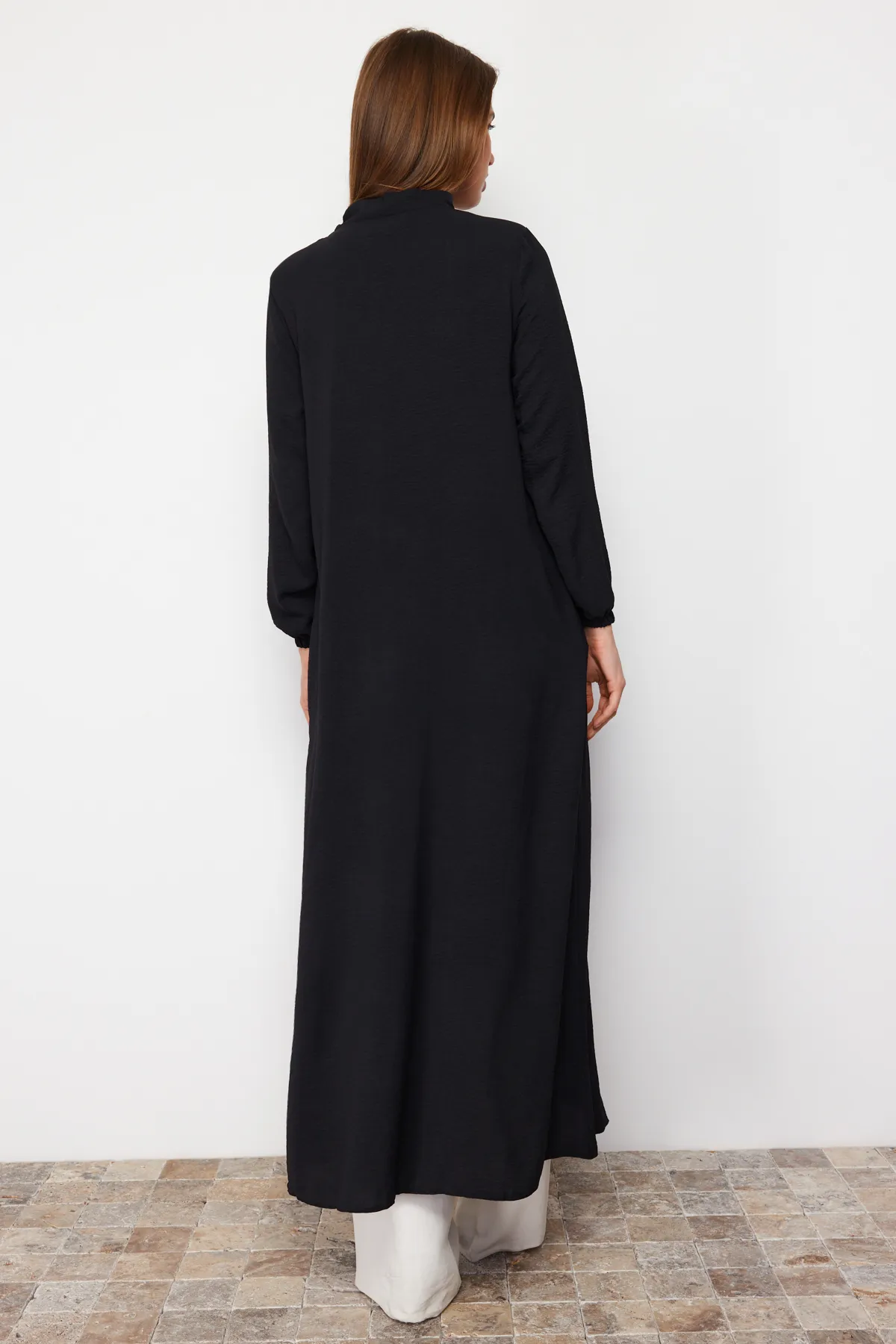 Trendyol Modest  Schwarze gewebte Kappe & Ferace & Abaya TCTSS24KF00025