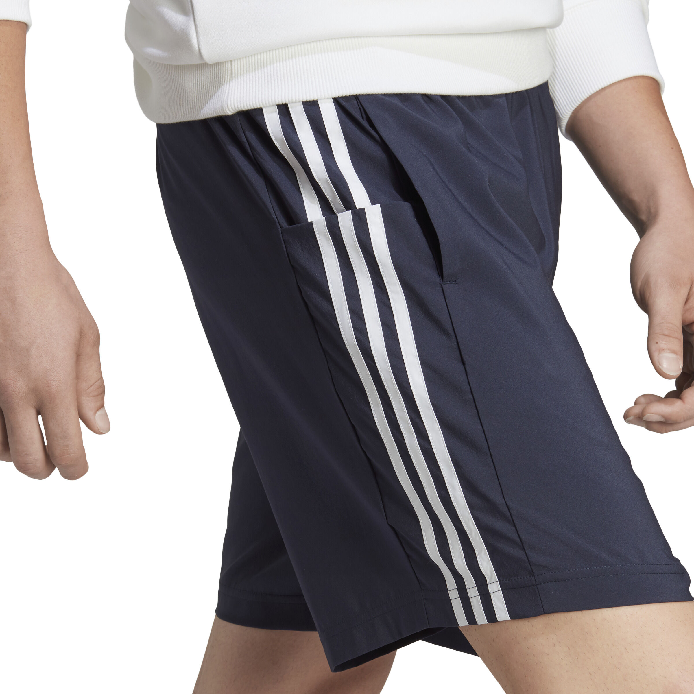Essentials AEROREADY Chelsea 3-Stripes Shorts Herren - Dunkelblau, Weiß