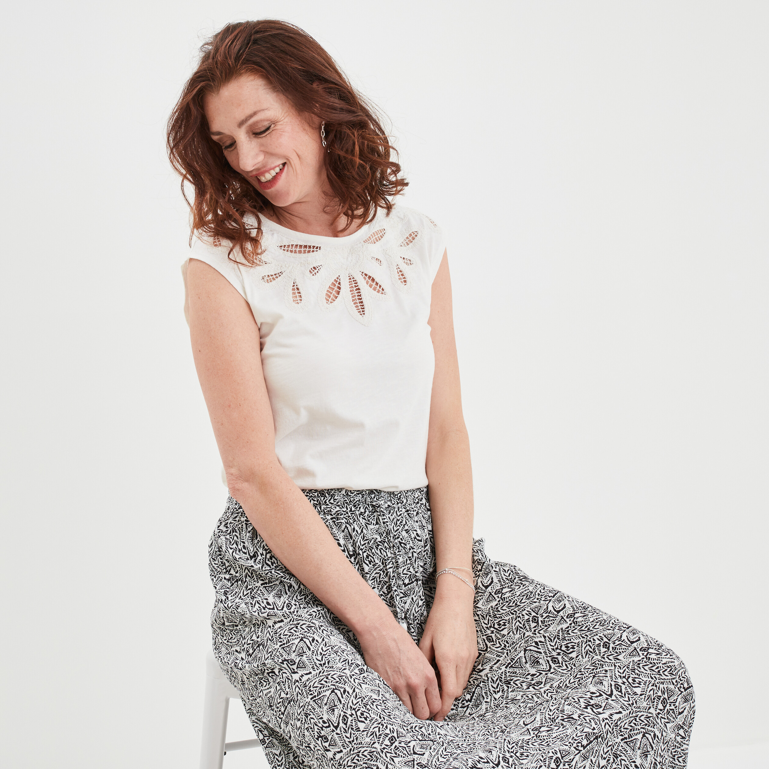 T-shirt ajusté col macramé Liberto blanc femme | La Halle