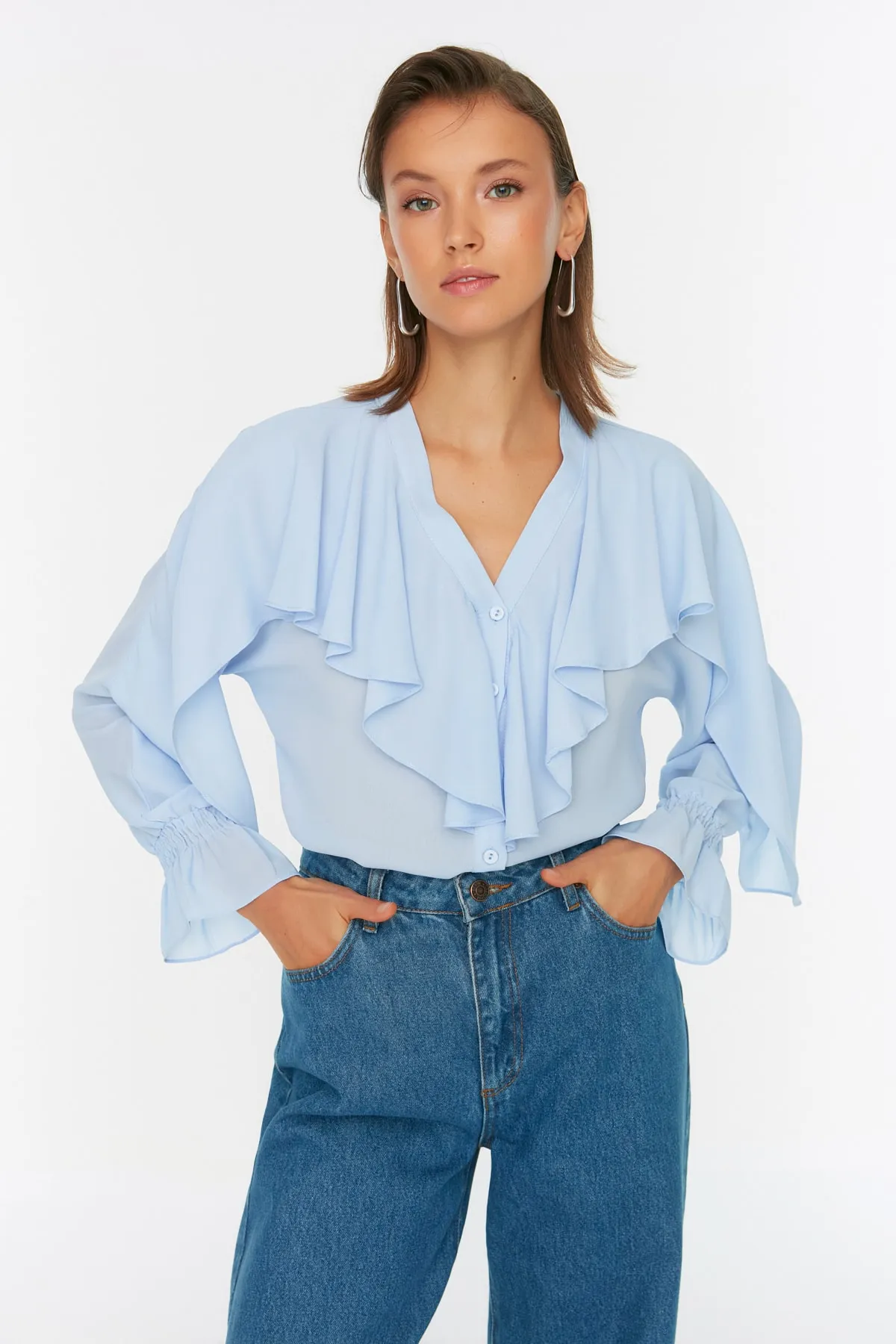 Trendyol Collection  Blaue Chiffonbluse mit gewebtem Volant TWOAW22BZ0562