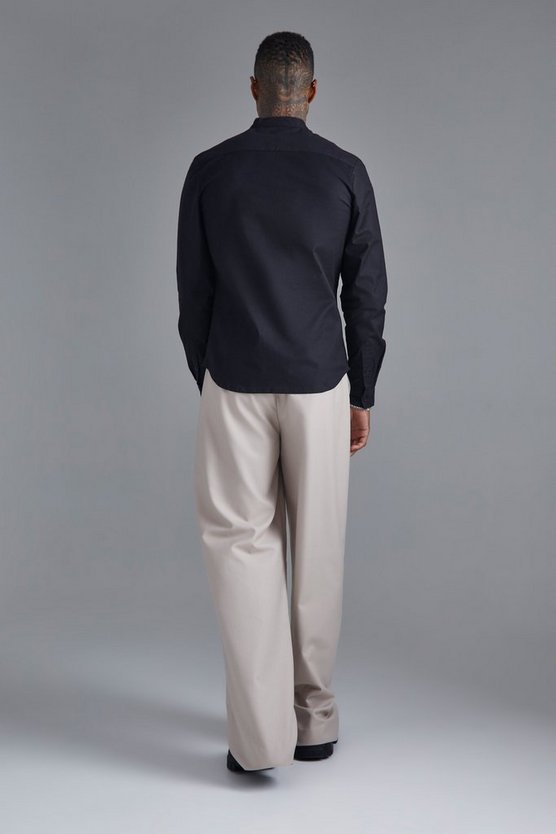 Langärmliges Slim-Fit Hemd mit Grandad-Kragen